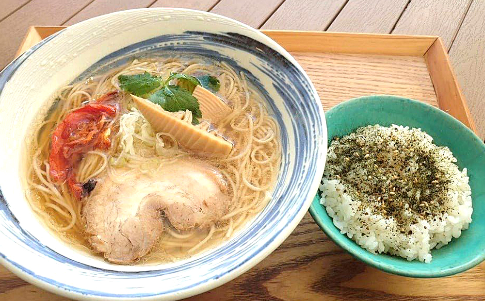 8月27日（火）より提供開始！　 山梨のご当地食材を使用した「やまなし源水ラーメン」